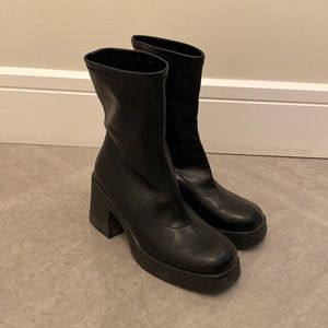 Call it Spring Platform Boots - Sz.7